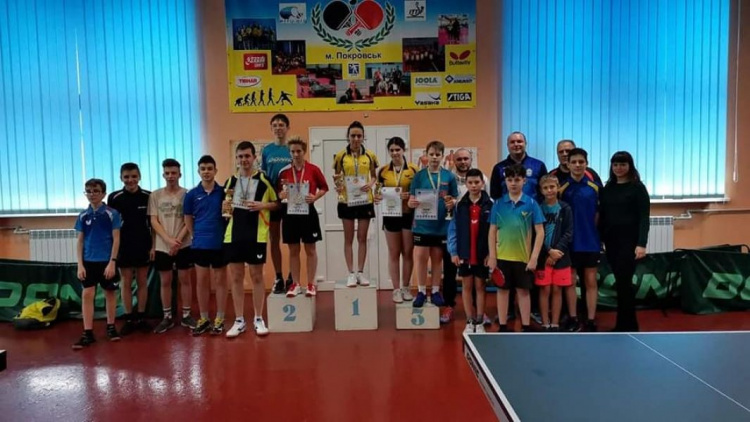 Покровськ прийняв чемпіонат Донецької області з тенісу настільного серед юніорів