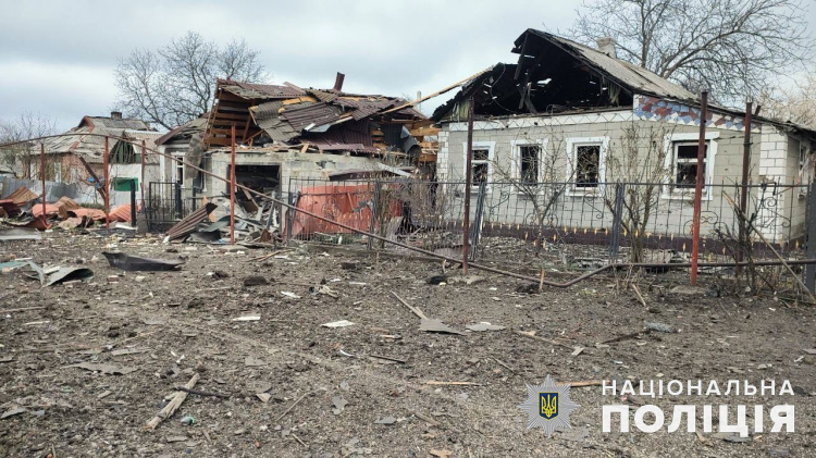 Доба обстрілів Донеччини минула без постраждалих, але з численними руйнуваннями
