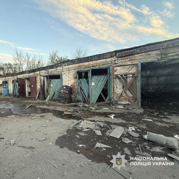 2 цивільних загинуло, 7 поранено: поліція – про наслідки обстрілів Донеччини 12 серпня