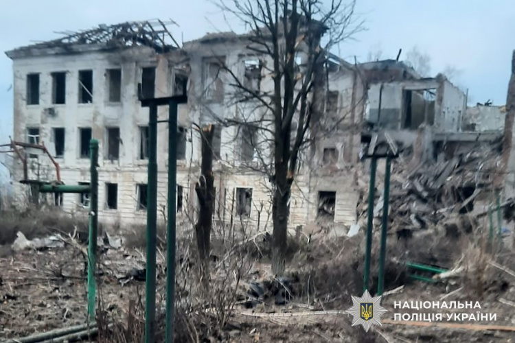 Війська рф атакували 10 населених пунктів Донеччини: у Добропіллі поранено людину