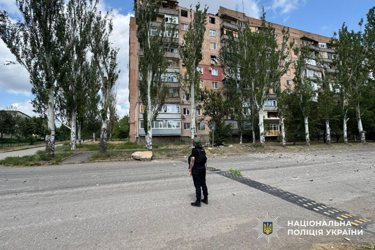 За добу росіяни атакували 10 населених пунктів Донеччини, двоє людей зазнали поранень