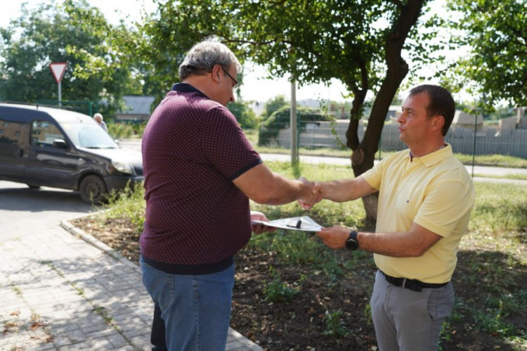 Покровськ отримав автомобіль швидкої допомоги від благодійного фонду «Nova Ukraine»