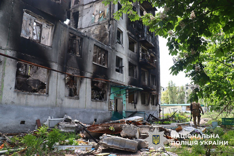 Евакуація з Покровська: поліцейський екіпаж «Білий янгол» врятував трьох жінок