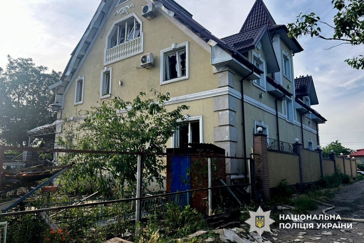 Наслідки обстрілів Донеччини: поліція повідомила про поранених зокрема в Покровську, Добропіллі та Мирнограді