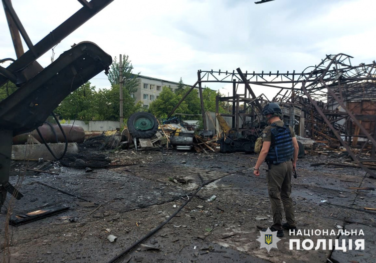 Стало відомо, чим росіяни вдарили по Покровській громаді: наслідки обстрілів Донеччини за минулу добу