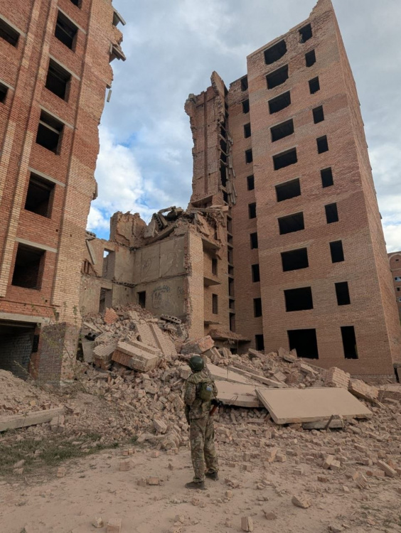16 квітня росіяни вдарили по Донеччині півторатонною бомбою та дронами