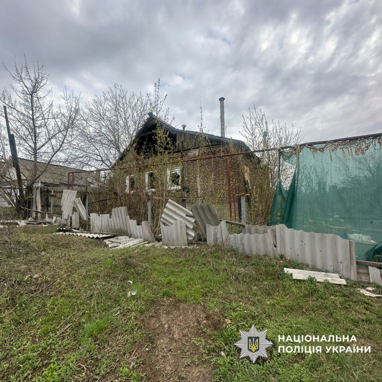 Одна людина загинула, ще двоє поранені через російські обстріли Донеччини 4 квітня