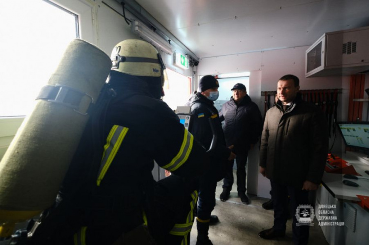 Спасатели Донецкой области получили спецтехнику и снаряжение