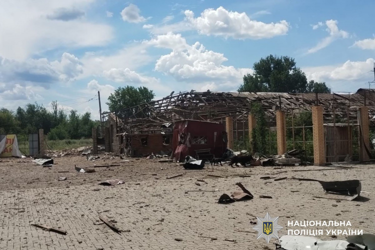 Ворог за добу обстріляв 9 населених пунктів Донеччини: двоє загиблих і шестеро поранених