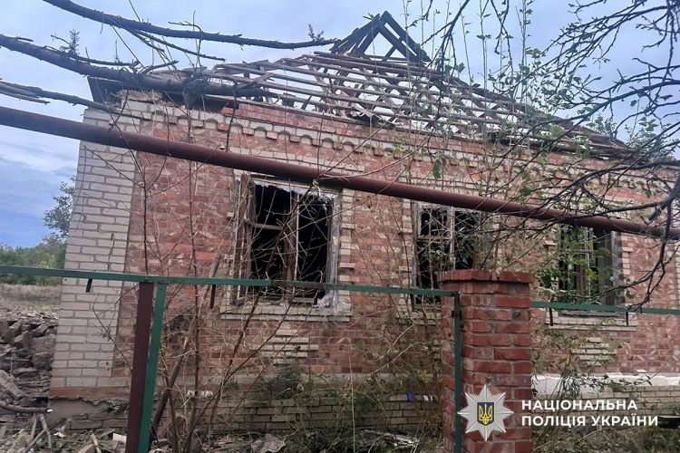 У Родинському зруйновано багатоповерхівку: за добу ворог обстріляв 5 населених пунктів Донеччини