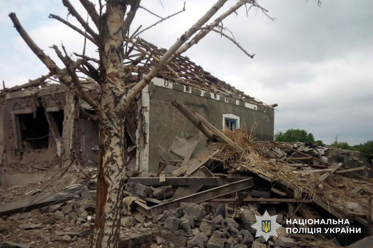 Знову руйнування та постраждалі: в поліції повідомили про наслідки обстрілів Донеччини 16 червня