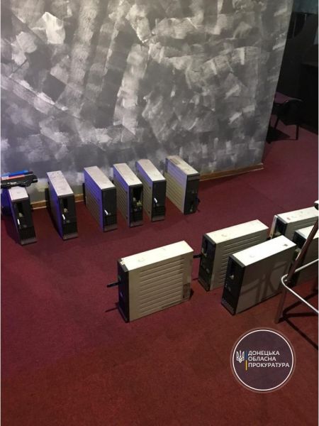 У Добропіллі та Білозерському ліквідовано зали гральних автоматів