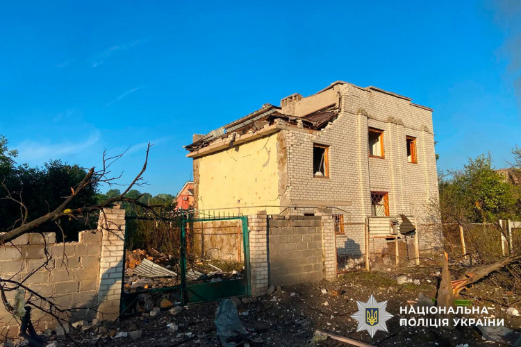 Троє жителів Донеччини зазнали поранень через російські удари