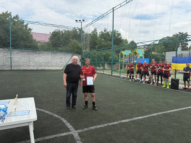 Гродівська ТГ організувала в Дніпрі змагання з мініфутболу до Дня Конституції України