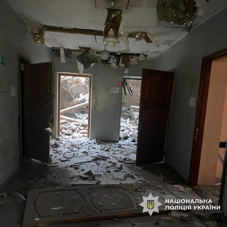 Поранений та чергові руйнації: поліція повідомила про обстріли Донеччини 15 січня