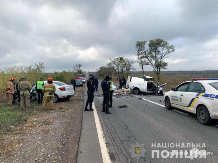 При лобовом столкновении в Донецкой области погибли оба водителя