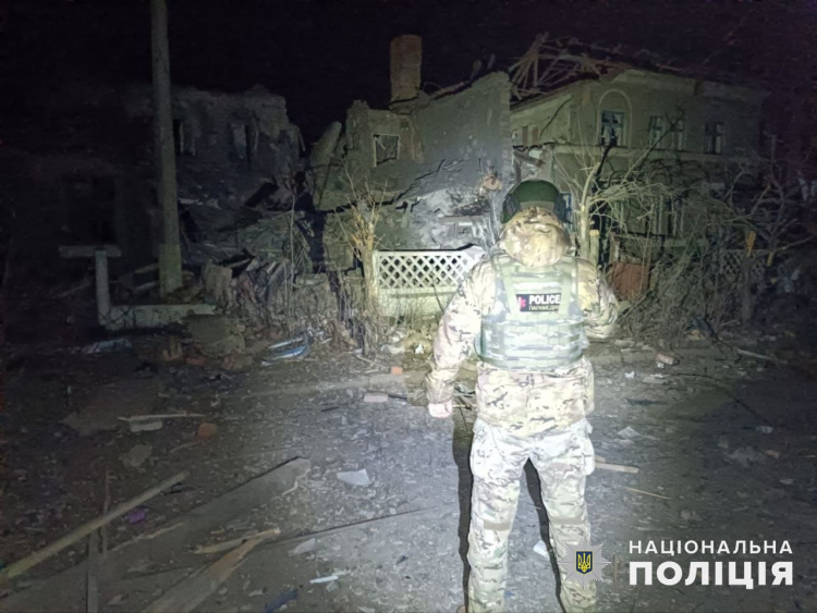 Ворог атакує Донеччину авіабомбами: у поліції повідомили про наслідки обстрілів за минулу добу