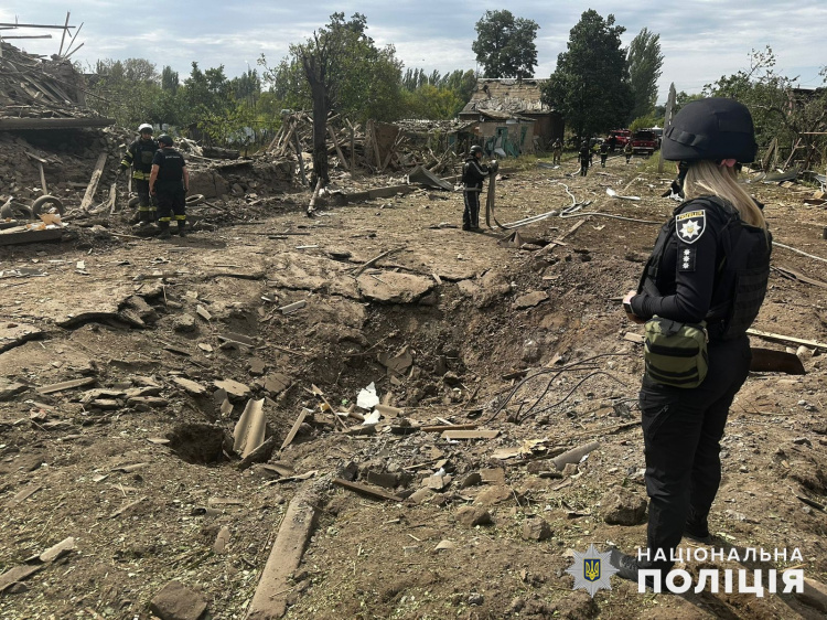 Знову авіабомби на Покровськ: поранено двох мешканців, пошкоджено об'єкти інфраструктури