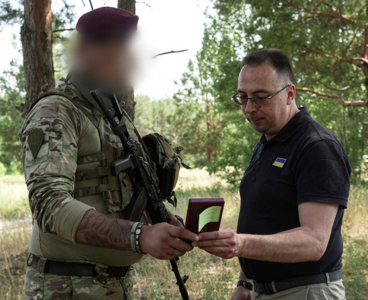 До Дня Української Державності Сергій Добряк вручив відзнаки Захисникам Покровська