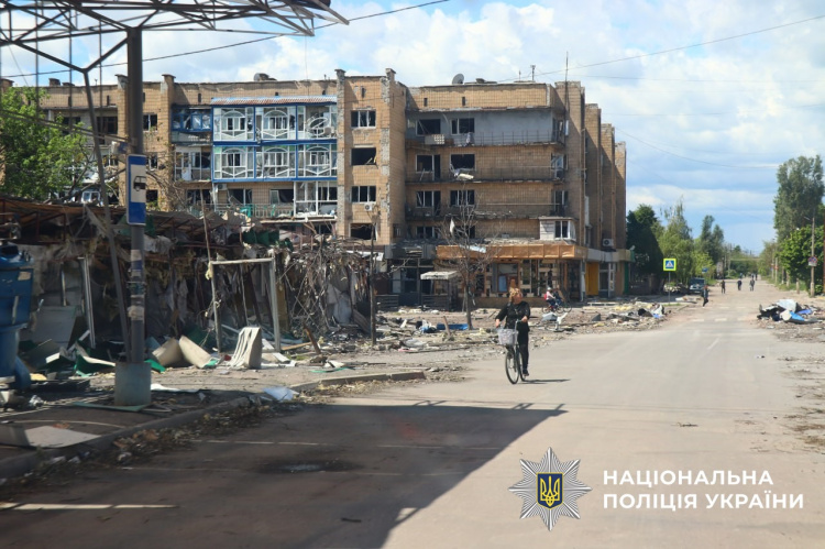Покровськ у травні 2025 показала поліція Донеччини
