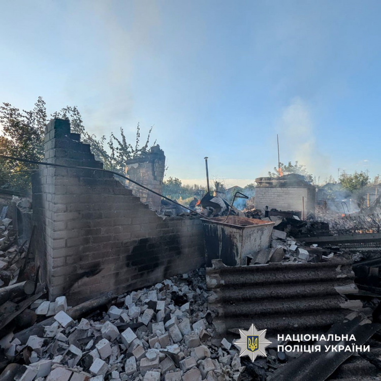 Загиблий і 6 поранених: про наслідки обстрілів Донеччини за 25 серпня повідомили в поліції