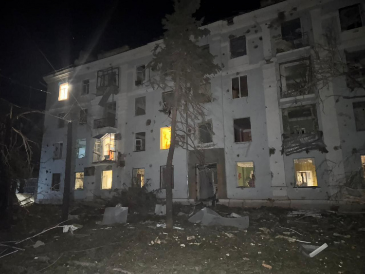 Дві людини загинули, ще 25 поранені через масовані обстріли Донеччини 14 вересня
