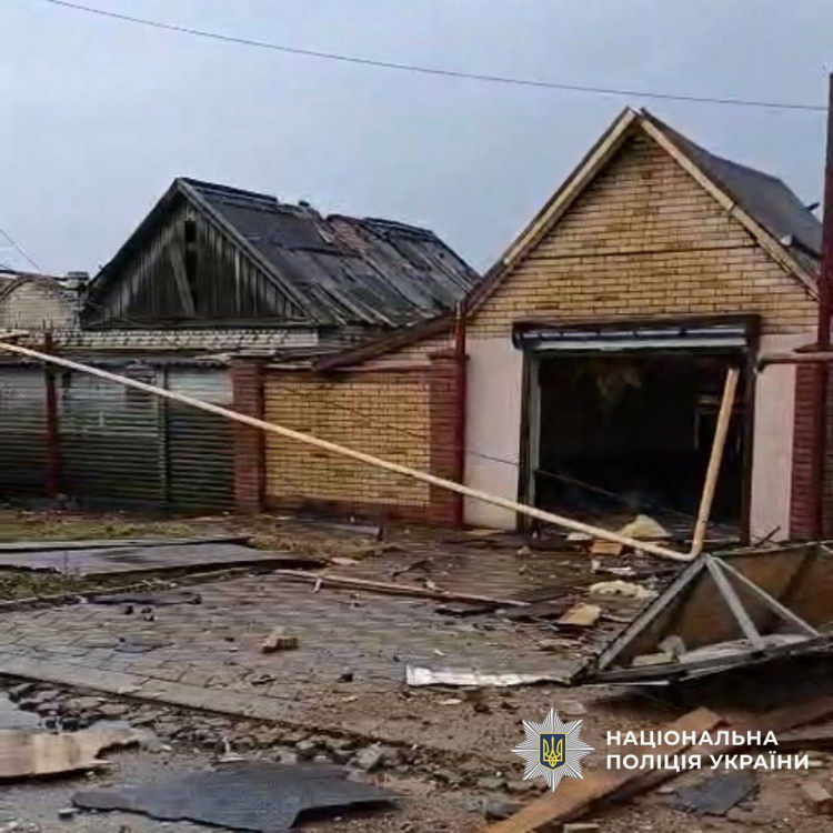 Четверо людей постраждали внаслідок російських обстрілів Донеччини 19 березня