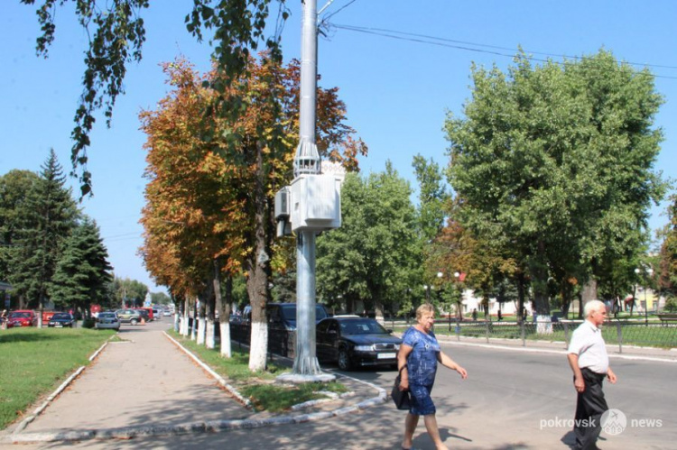 В Покровске проверили уровень излучения от вышки мобильного оператора рядом с 12-й школой