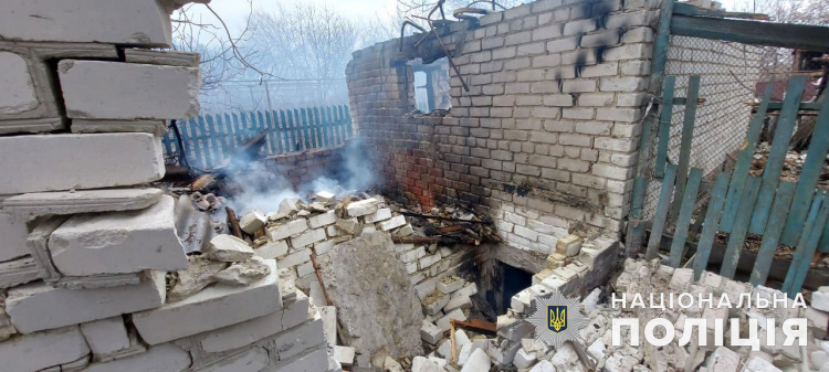 12 ворожих ударів по житловому сектору: поліція Донеччини повідомила про наслідки