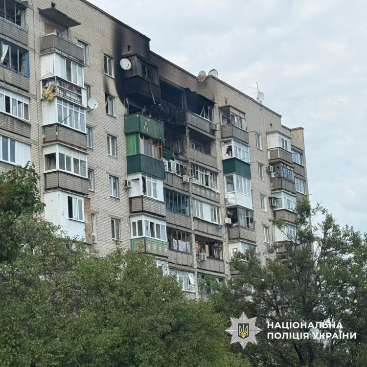 Загиблий і 11 поранених: про наслідки обстрілів Донеччини 19 серпня повідомили в поліції