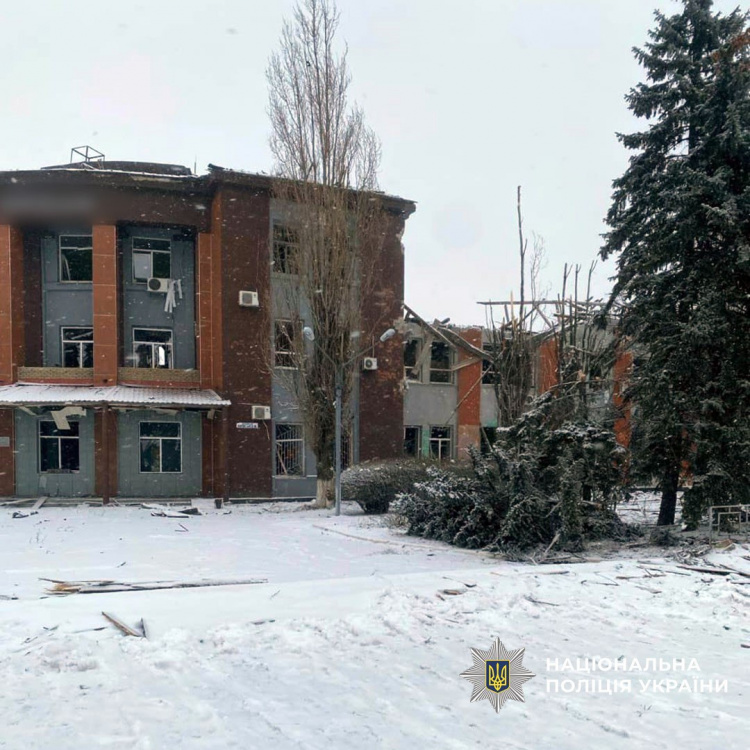 Поранений та чергові руйнації: поліція повідомила про обстріли Донеччини 15 січня