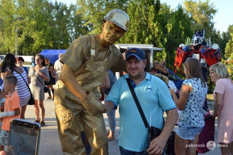 День города и День шахтера в Покровске: традиционное караоке с Игорем Кондратюком