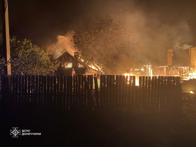 Надзвичайники показали, як ліквідовували чисельні пожежі в с.Шевченко