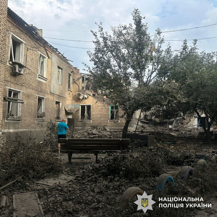 3 загиблих і 13 поранених, зокрема дитина: про обстріли Донеччини 11 серпня інформує поліція