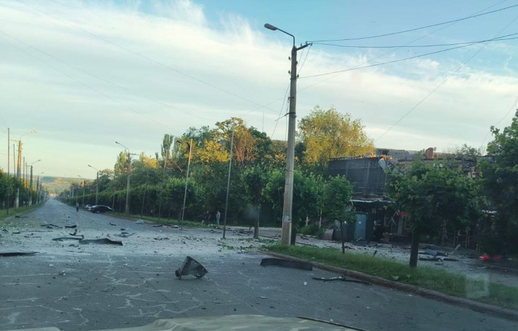 Двоє загиблих і 21 поранений: про наслідки російських обстрілів Донеччини за 25 травня