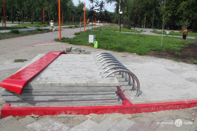 В парке «Юбилейный» Покровска появились новые объекты. Когда открытие?