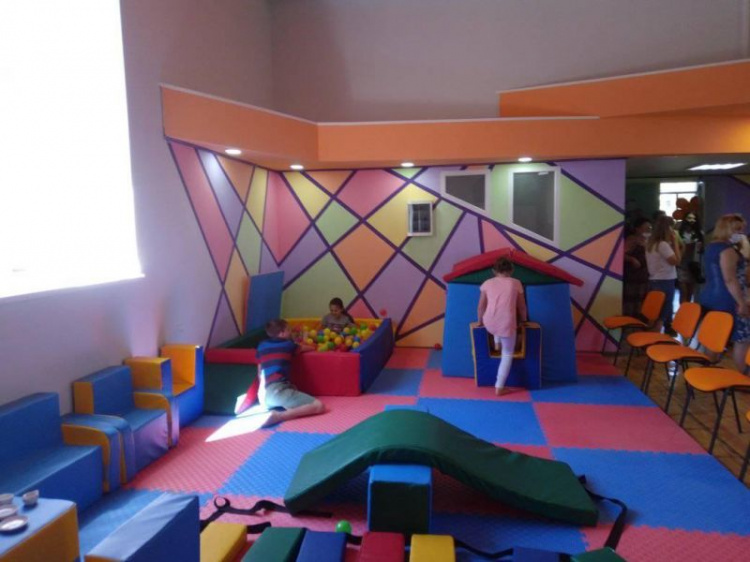 У Покровському районі відкрився сучасний молодіжний центр «МІСТ-ОК»