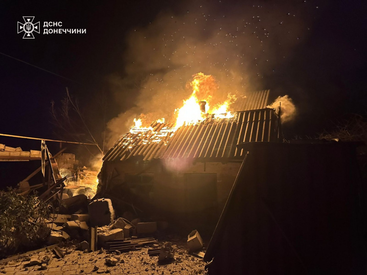 У Покровську ввечері 22 січня виникла пожежа внаслідок обстрілу