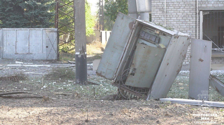 Поранені, пошкоджені будинки, залізниця та школи: про обстріли Покровська 3 жовтня повідомила місцева влада