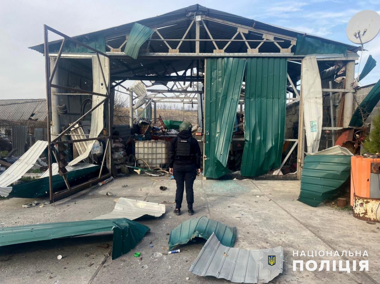 Ворог атакував 15 населених пунктів Донеччини – поранені люди, пошкоджені сільгосптехніка, будинки і ЛЕП