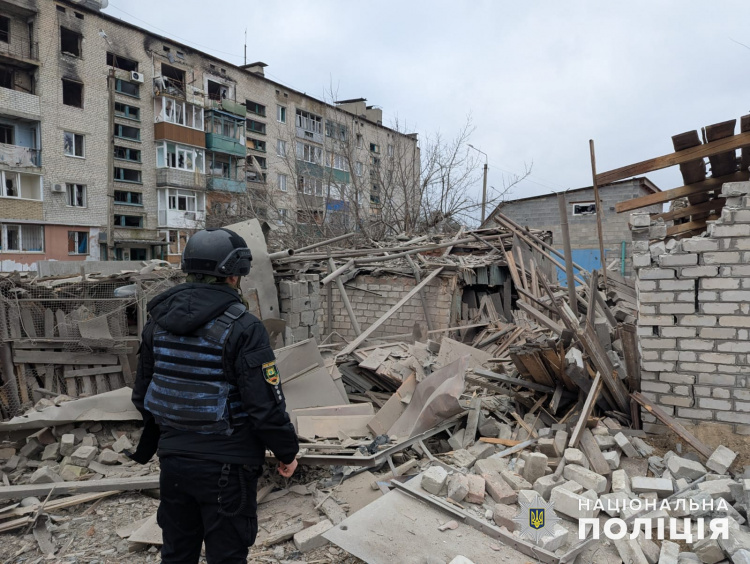 Авіабомбу скинули вчора на район «Поле чудес» в Покровську