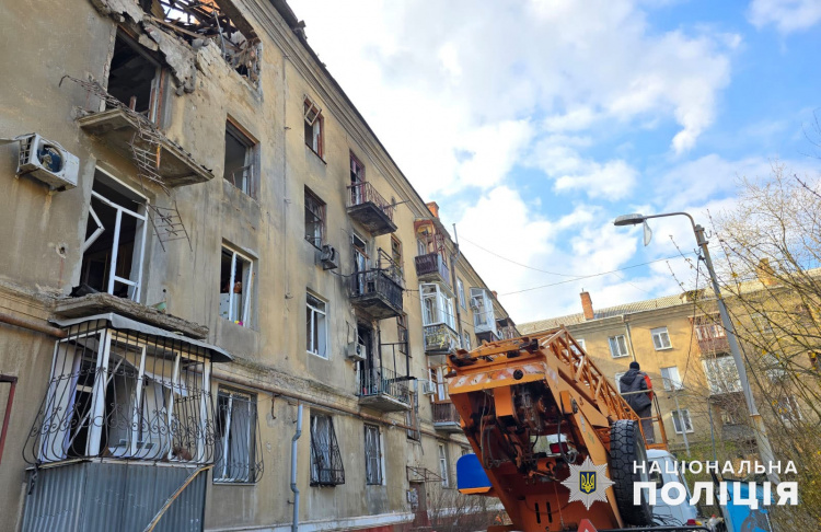 П’ятеро поранених, з них одна дитина: про наслідки обстрілів Донеччини 8 квітня повідомили в поліції