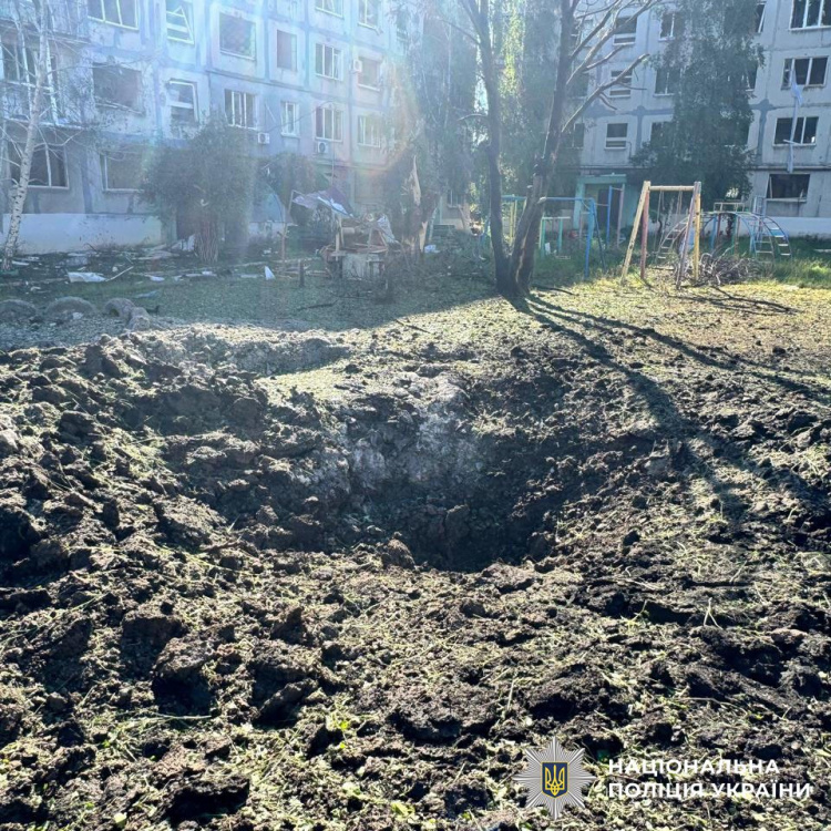 На Мирноград вчора ворог скинув 6 авіабомб