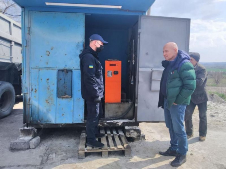 На Донеччині перевіряли АЗС: вилучено понад 37 тонн пального