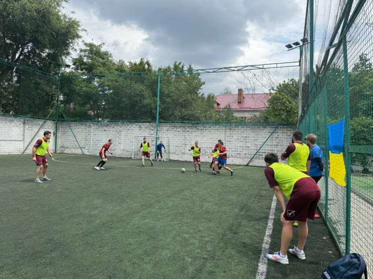 Гродівська ТГ організувала в Дніпрі змагання з мініфутболу до Дня Конституції України
