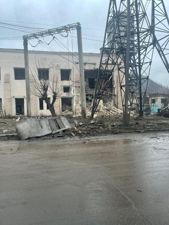Шість ракет на Мирноград: у поліції розповіли про наслідки обстрілів Донеччини за минулу добу