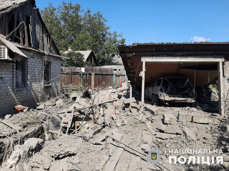 За добу російські війська обстріляли 10 населених пунктів Донеччини, є поранений