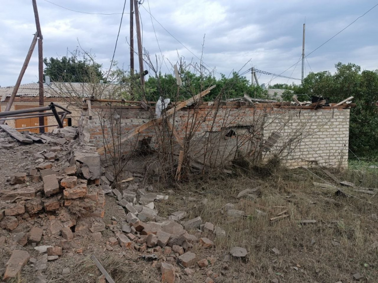 Одна людина загинула, 13 зазнали поранень через російські обстріли Донеччини 11 серпня