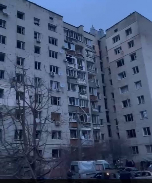 Пошкоджені багатоповерхівки, критична інфраструктура та загиблі: Україна зазнала чергового масованого обстрілу