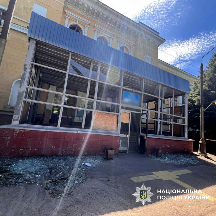 Одна людина загинула, 11 поранені унаслідок ударів росії по Донеччині 20 травня